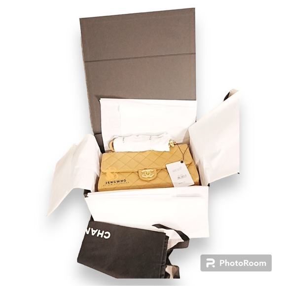 Chanel Medium Single Flap Bag in Caramel 23P Spring Collection 2023 - Picture 3 of 12